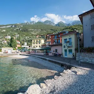 https://piccola-casa-malcesine.hotelinveneto.com